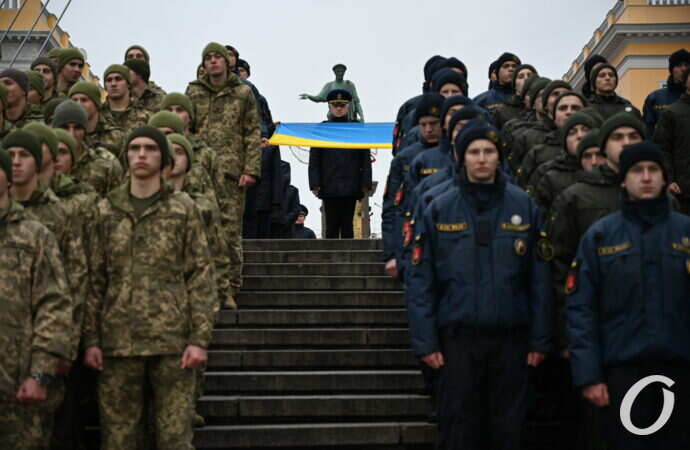 флешмоб военных в честь 30-летия ВСУ