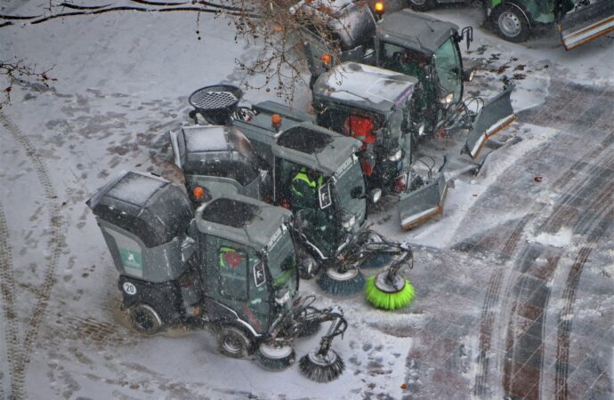 Чудо-машины очистили Приморский бульвар от снега