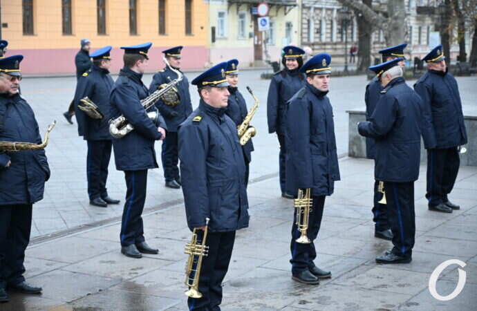 флешмоб военных в честь 30-летия ВСУ