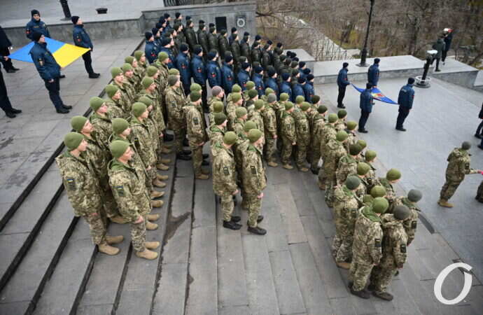 флешмоб военных в честь 30-летия ВСУ