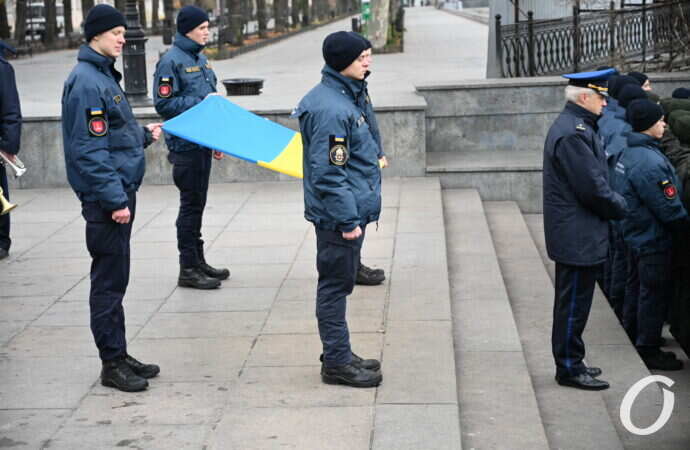 флешмоб военных в честь 30-летия ВСУ