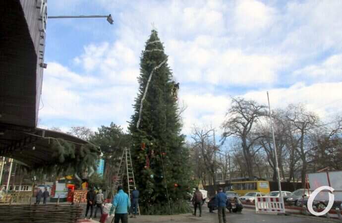 Мерзнущие Черёмушки и огромная новогодняя елка: новости Одессы за 3 декабря
