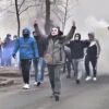 На Маразлиевской взрывы и дым: фанаты напали на автобус «Черноморца»