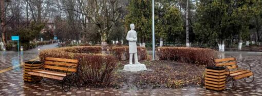 В одесской больнице установили памятник врачу с открытым сердцем (фото)