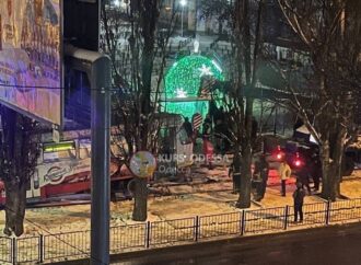 В Одессе возле Дома мебели парню отрезало ноги трамваем