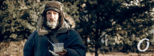 Как кормят в мороз одесских бездомных – фоторепортаж