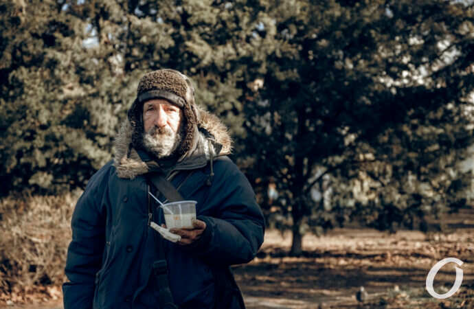 Як годують у мороз одеських безхатченків – фоторепортаж