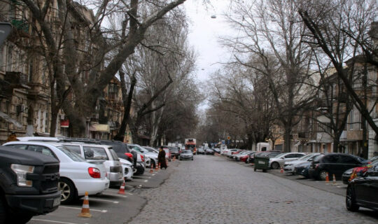 Одеська вулиця Єврейська: архітектурне роздолля, мальовничі стіни, вічна бруківка (фоторепортаж)