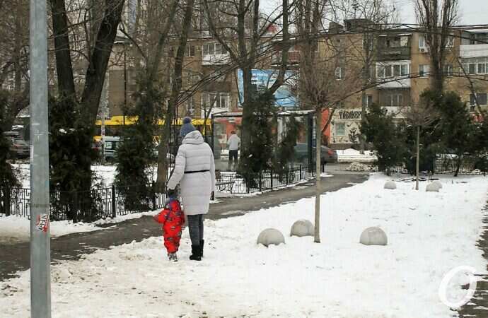 Сквер на 7-й станции Фонтана24