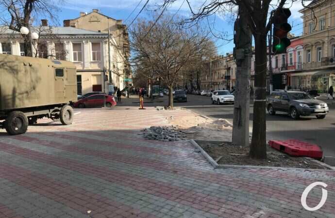 В Одессе ремонтируют Александровский проспект: по-богатому не вышло? (фоторепортаж)