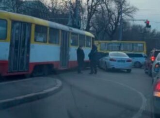 В Одессе из-за ДТП на 5-й станции Фонтана стали трамваи