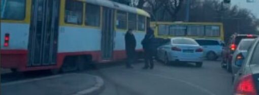 В Одесі через ДТП на 5-й станції Фонтану стали трамваї