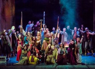 «Трубадур» на сцене Одесской оперы: испанские страсти, цыганская месть и поиски любви (фото)