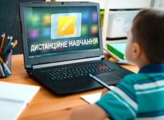 Одеських школярів планують перевести на дистанційне навчання