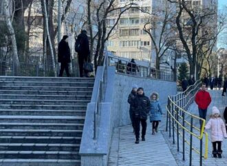 Нужный пандус и лестница не у дел: депутат-урбанист о плюсах и минусах обновленного одесского бульвара (фото)