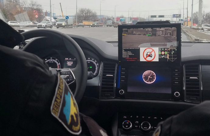 На дороги України виїхали поліцейські «фантоми»