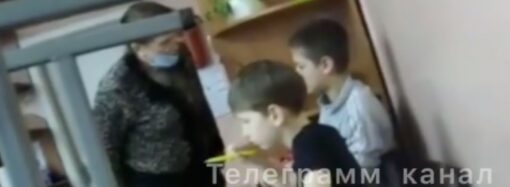 На поселке Котовского учительница избила школьника бутылкой