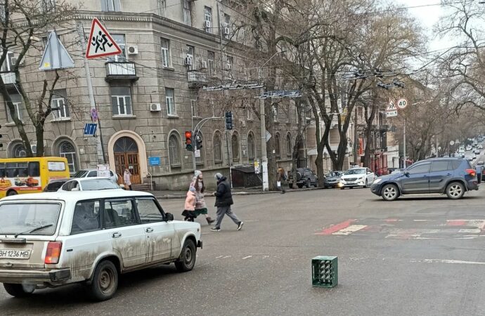 Насколько законные «служебные» парковки в центре Одессы