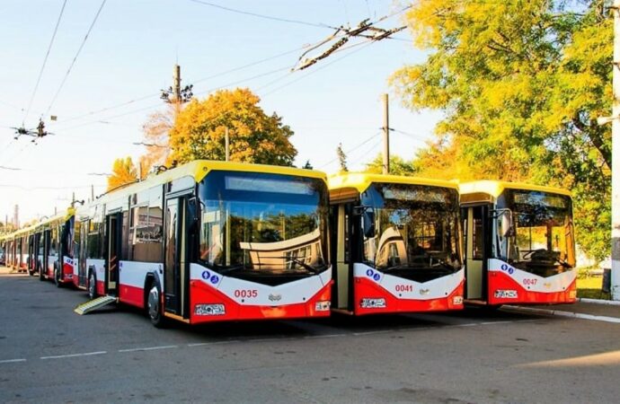 В одесских троллейбусах будут менять стекла
