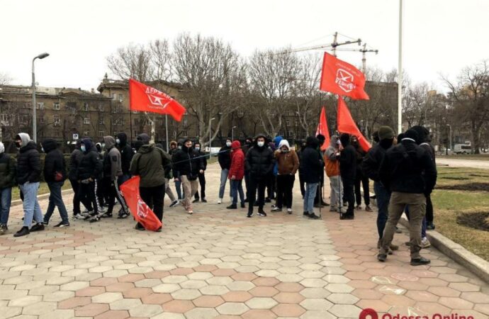Под Одесской ОГА разогнали пророссийский митинг (фото)