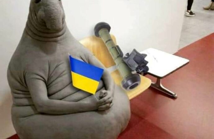 Вторгнення, що не відбулося: українці заполонили Мережу жартами та мемами