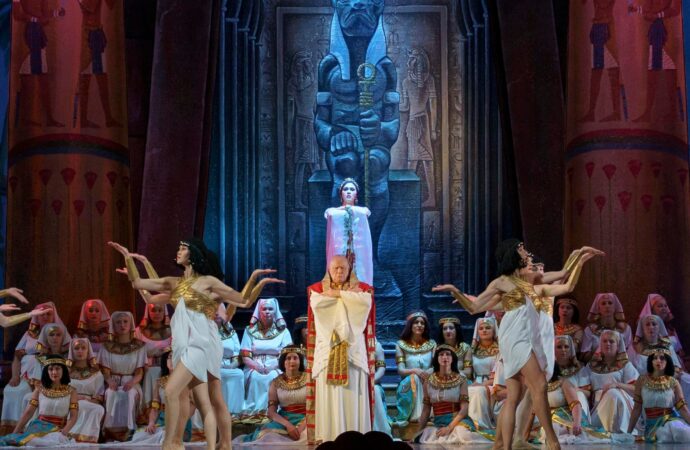 В Одесском оперном театре прошел «Зимний променад»