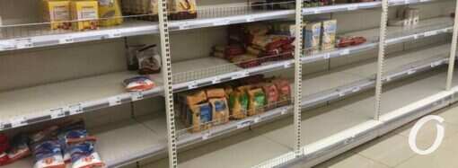 Одесити запасаються продуктами: порожні полиці супермаркетів та зліт цін на овочі