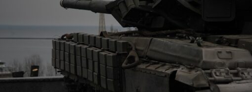 Танки та укріплення в центрі Одеси: місто готове захищатися (фоторепортаж)