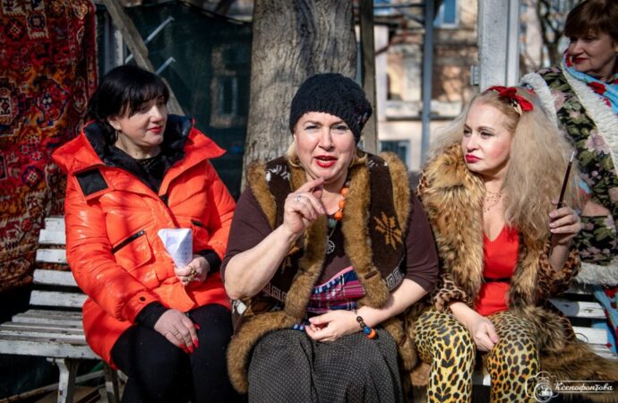 Старый одесский дворик на военном положении: в городе идут съемки сериала (фото)