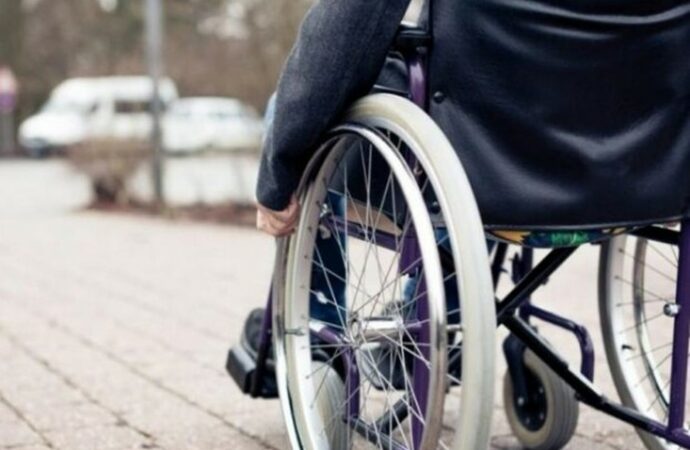 Люди з інвалідністю у скрутному становищі – куди звертатися?