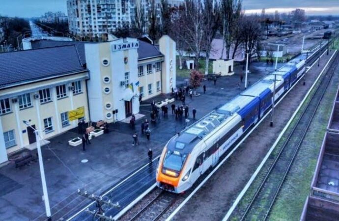 «Укрзалізниця» приостановила движение поездов в Одесской области
