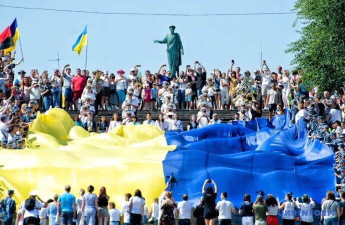 В Одессе провели опрос: жителей спросили про войну и считают ли они город частью Украины