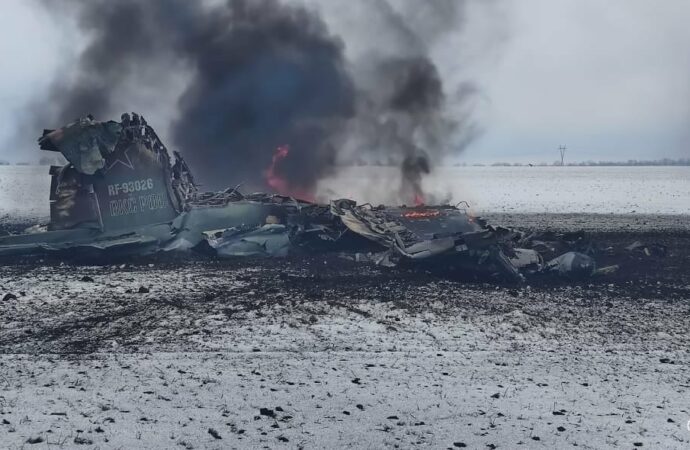 За вчерашний день ПВО Украины сбила 3 самолета и 3 вертолета российских захватчиков