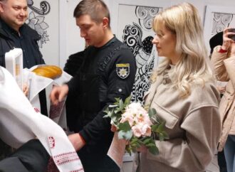 В Одесской области пара поженилась в бомбоубежище