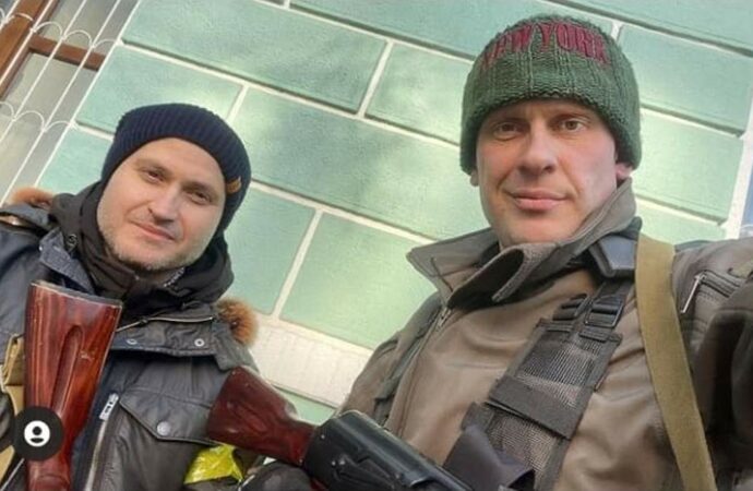 Они сражаются за Украину: кто из звезд шоу-бизнеса взял в руки оружие?