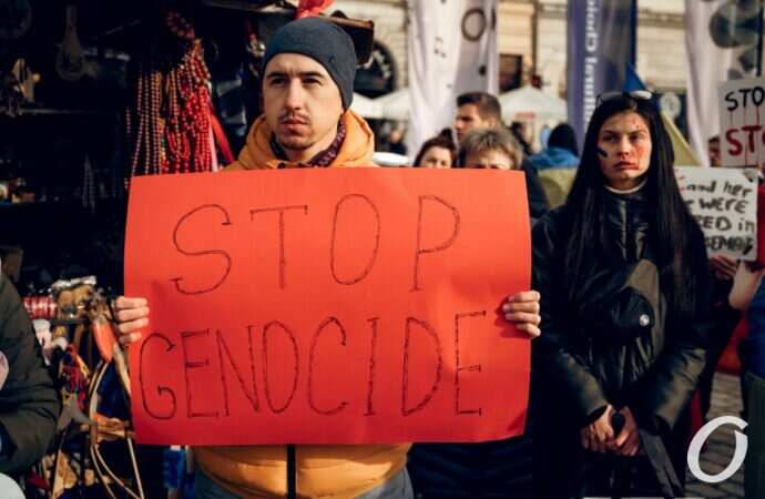 Кривавий геноцид: у польському Кракові відбулася акція протесту на підтримку України – пронизливий фоторепортаж