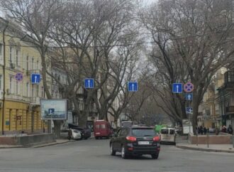 В Одессе изменили схему движения транспорта на Привокзальной площади (фото)
