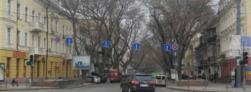 В Одесі змінили схему руху транспорту на Привокзальній площі (фото)