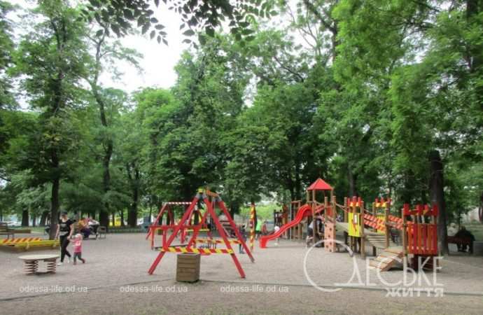 Одесский сквер Мечникова, площадка для детей