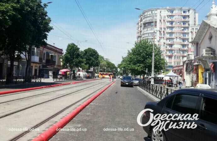 У одеського Привозу з’явилися «рожеві лінії» – навіщо? (фото)