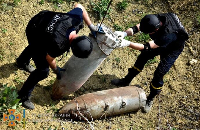 В Одессе уничтожили две российские авиабомбы (фото)