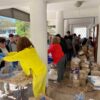 Супермаркет из разрушенной ракетами «Ривьеры» раздал продукты на благотворительность