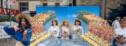 Украина благодарит поляков: в Варшаве одесситка провела вкусную акцию