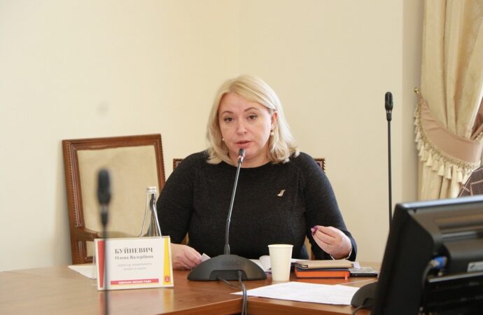 Елена Буйневич рассказала правду про танки во дворах одесских школ
