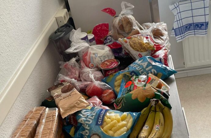 продукты на столе