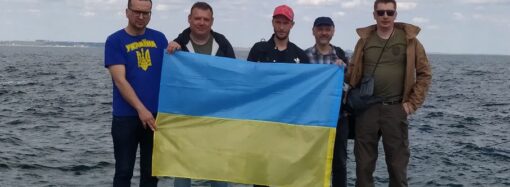 Депутат из Кракова поменял Черное море на бензопилы для украинских бойцов