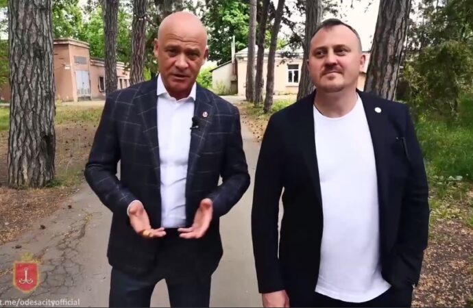 Мэр Одессы Труханов отправился на киностудию искать ПВО и боеприпасы (видео)