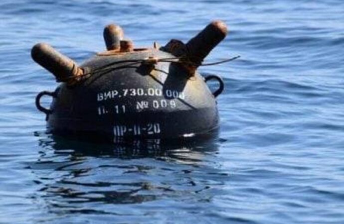 В Одессе уничтожили две морские мины, которые прибило к берегу