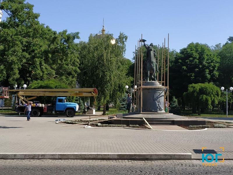 памятник Суворову в Измаиле