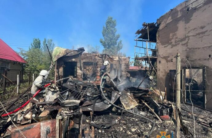 Разрушенные и горящие дома: последствия попадания ракеты по Одесской области